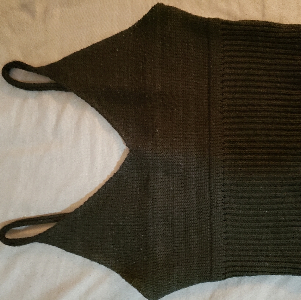 Knitted cropped tank top